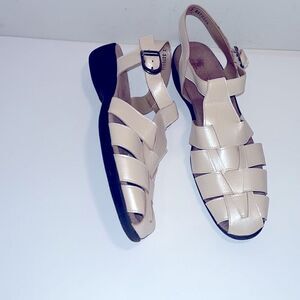 Vintage California Magdesians leather off white fisherman sandals